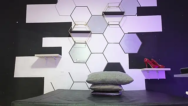 alondrabigtits online show from September 2025 12:29:01 PM