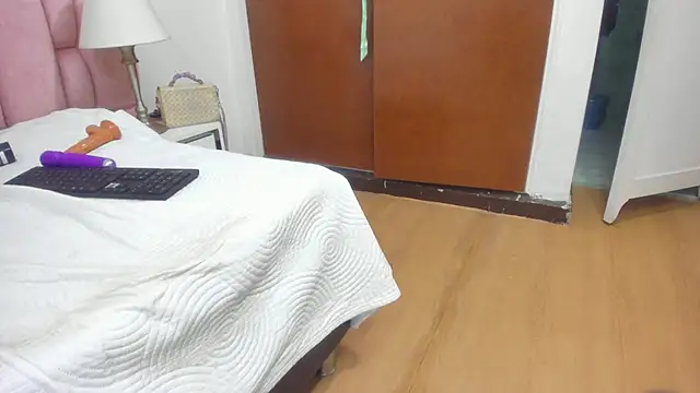 melody brunnet online show from March 2025 06:29:02 PM