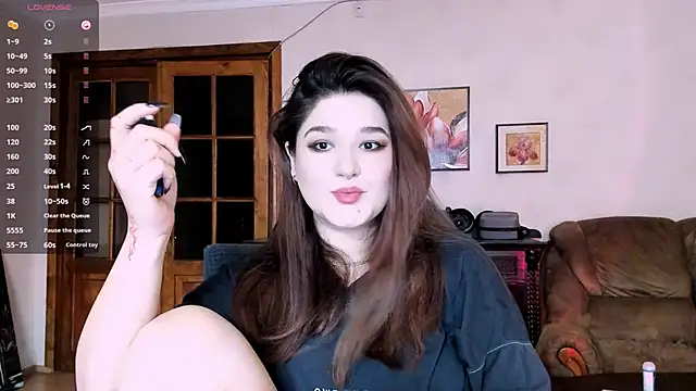 Snapshot of July_Slowdive chatting on March 2025 11:50:01 AM July Slowdive online show from March 2025 11:50:01 AM