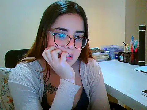 maliamiller online show from November 2025 08:47:02 AM