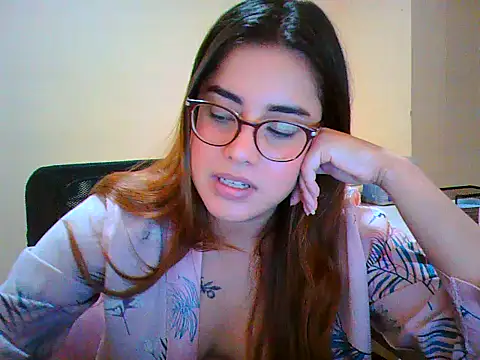 maliamiller online show from December 2025 05:06:02 AM