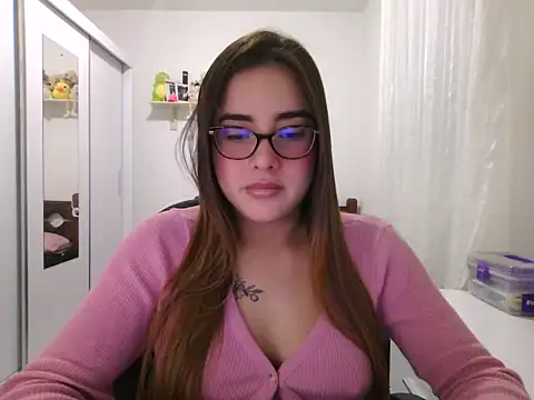 Snapshot of maliamiller chatting on July 2026 02:05:17 AM maliamiller online show from July 2026 02:05:17 AM