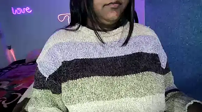 Snapshot of expression_queen chatting on January 2025 07:31:02 PM expression queen online show from January 2025 07:31:02 PM