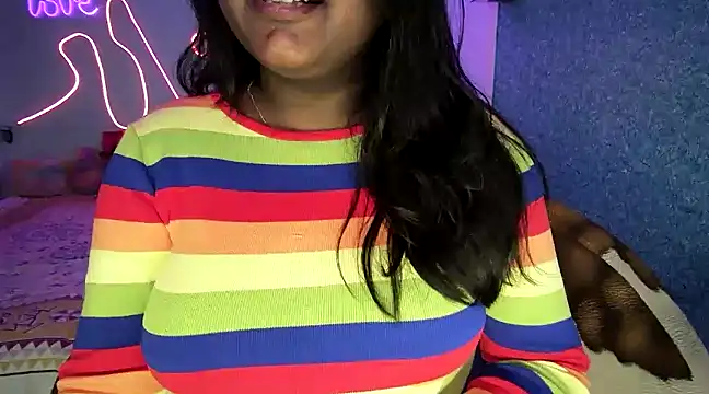 Snapshot of expression_queen chatting on January 2025 05:56:01 PM expression queen online show from January 2025 05:56:01 PM