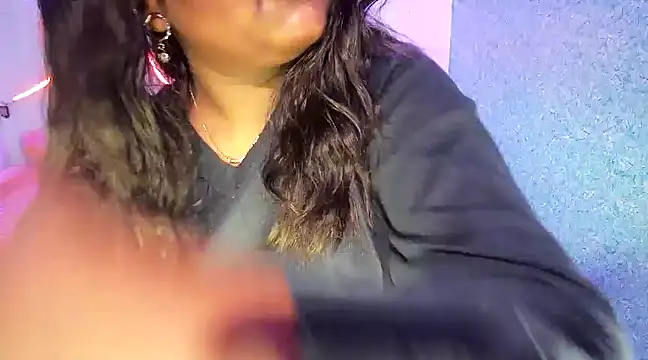 Snapshot of expression_queen chatting on January 2025 06:00:01 PM expression queen online show from January 2025 06:00:01 PM