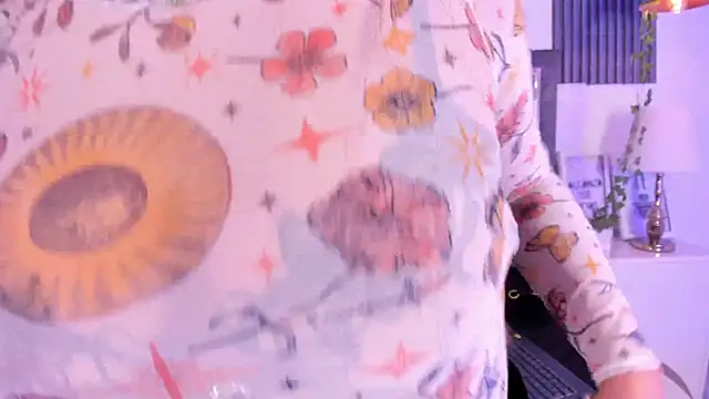 isabela fox online show from October 2025 02:45:01 AM