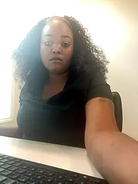 itsprettyfee online show from September 2025 06:43:02 PM