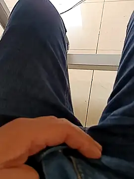 huzi518 online show from October 2025 02:26:01 AM