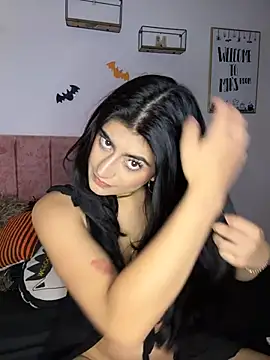 miakhalifaaa  online show from October 2025 08:53:02 PM