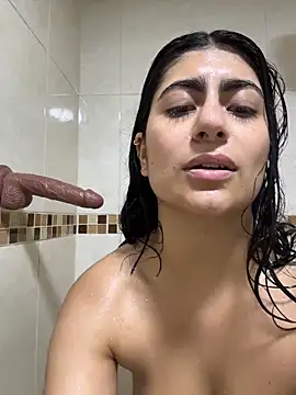 miakhalifaaa  online show from February 2026 09:27:02 PM