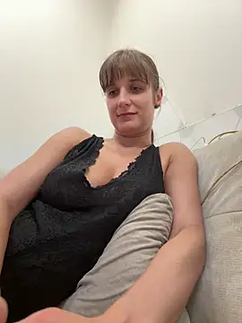 jennifer11772 online show from April 2026 07:11:02 PM