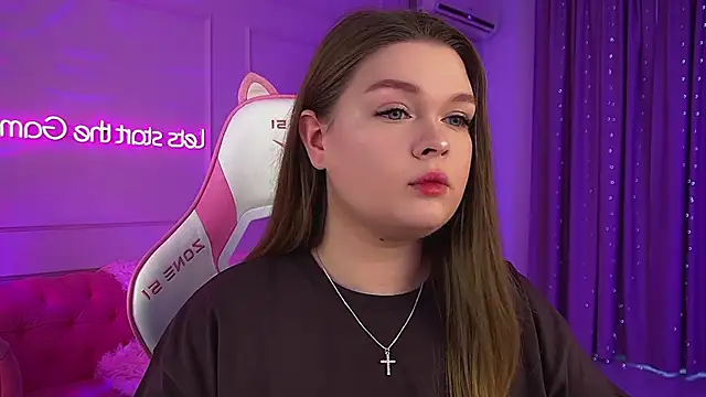 CrystalLyons online show from March 2026 06:26:01 AM