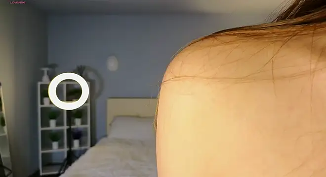 Snapshot of aryamirelle chatting on December 2024 09:52:02 PM aryamirelle online show from December 2024 09:52:02 PM