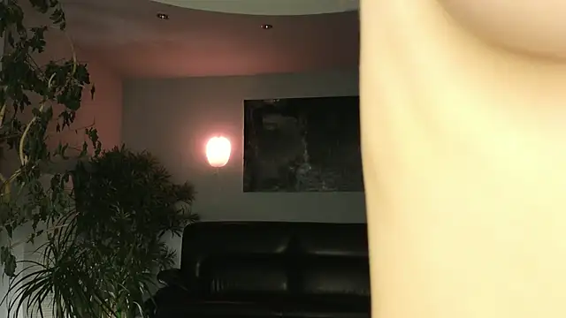 Snapshot of aryamirelle chatting on March 2025 12:55:01 PM aryamirelle online show from March 2025 12:55:01 PM