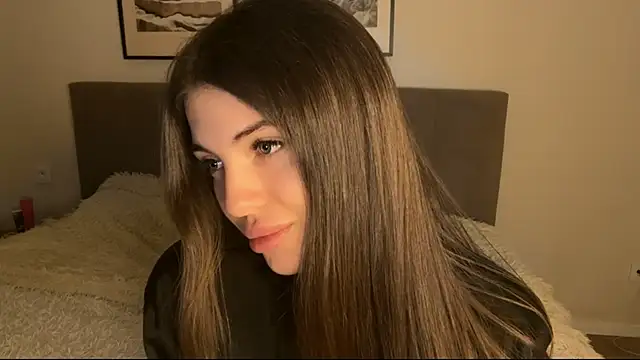 Snapshot of aryamirelle chatting on October 2025 11:50:04 PM aryamirelle online show from October 2025 11:50:04 PM