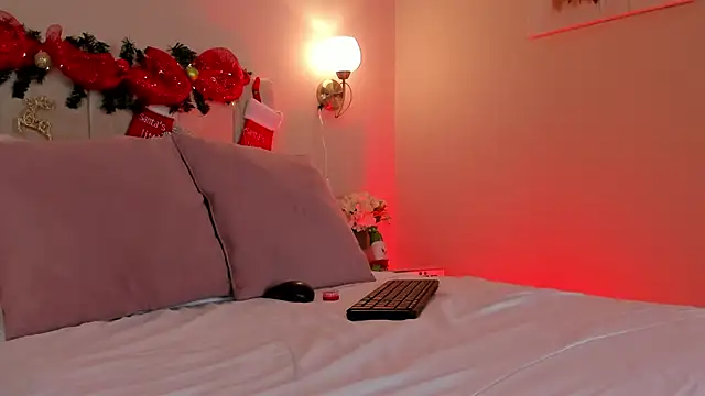 Snapshot of dani_skinny_ chatting on December 2024 06:27:01 PM dani skinny online show from December 2024 06:27:01 PM