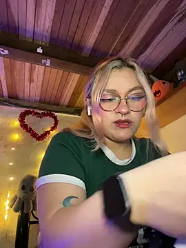 SophiaWeestt99 online show from February 2026 04:41:02 AM