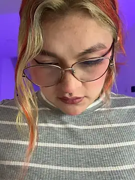 Snapshot of SophiaWeestt99 chatting on July 2026 12:52:02 AM SophiaWeestt99 online show from July 2026 12:52:02 AM