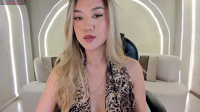 Snapshot of RebeccaHudson chatting on May 2026 07:44:01 PM RebeccaHudson online show from May 2026 07:44:01 PM