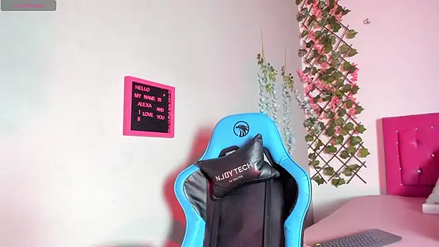 alexaa cutee online show from January 2025 03:53:01 AM