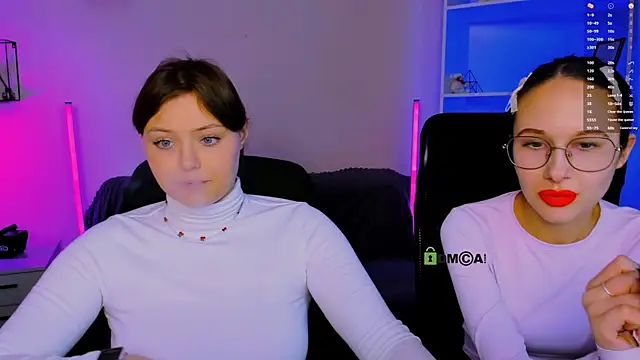 nikole kitt online show from November 2025 08:08:02 PM