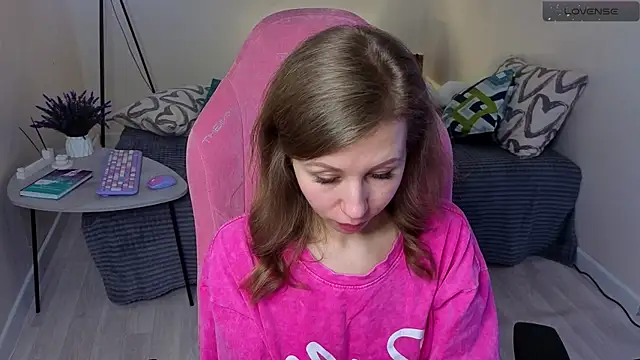 Lill Mary online show from March 2025 07:32:01 AM