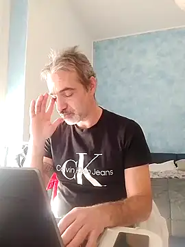 Snapshot of Marcolino183 chatting on January 2025 11:10:02 AM Marcolino183 online show from January 2025 11:10:02 AM