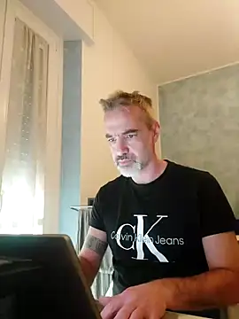 Snapshot of Marcolino183 chatting on January 2025 02:07:01 PM Marcolino183 online show from January 2025 02:07:01 PM