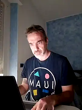 Snapshot of Marcolino183 chatting on March 2025 04:14:02 PM Marcolino183 online show from March 2025 04:14:02 PM