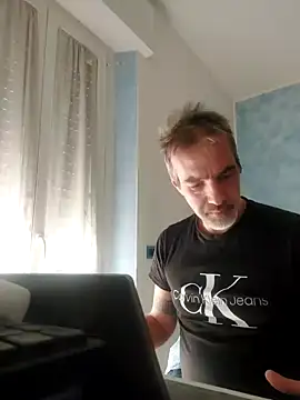 Snapshot of Marcolino183 chatting on March 2025 02:24:01 PM Marcolino183 online show from March 2025 02:24:01 PM