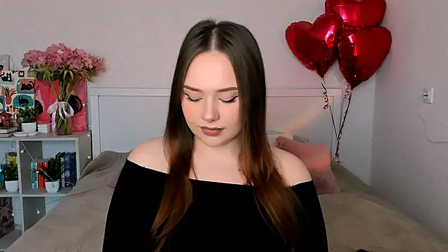 Snapshot of LittleKiitten chatting on May 2026 02:36:02 PM LittleKiitten online show from May 2026 02:36:02 PM