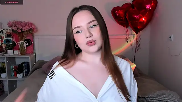 Snapshot of LittleKiitten chatting on May 2026 02:47:02 PM LittleKiitten online show from May 2026 02:47:02 PM