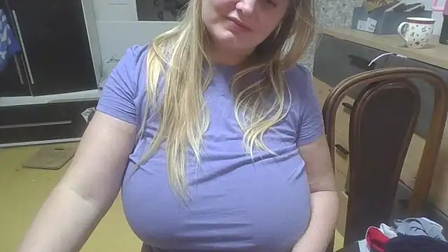 Snapshot of Meliss_Official9 chatting on February 2026 12:15:01 AM Meliss Official9 online show from February 2026 12:15:01 AM