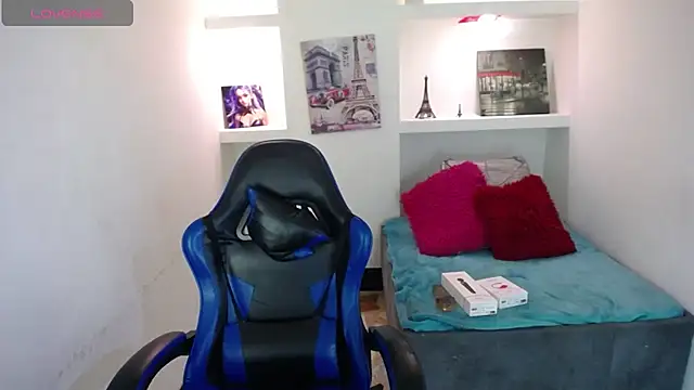 Catalehia Milk online show from November 2025 07:34:01 PM