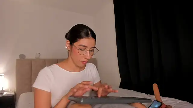 danna davis18 online show from February 2025 10:52:02 PM