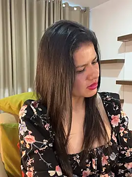 Snapshot of Alice_Biel chatting on December 2024 03:28:01 PM Alice Biel online show from December 2024 03:28:01 PM