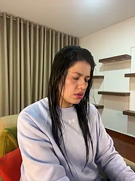 Snapshot of Alice_Biel chatting on January 2025 10:54:01 AM Alice Biel online show from January 2025 10:54:01 AM