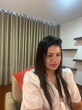 Snapshot of Alice_Biel chatting on January 2025 04:57:01 PM Alice Biel online show from January 2025 04:57:01 PM