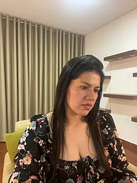 Snapshot of Alice_Biel chatting on January 2025 11:32:01 PM Alice Biel online show from January 2025 11:32:01 PM