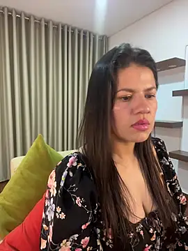 Snapshot of Alice_Biel chatting on February 2025 12:32:02 AM Alice Biel online show from February 2025 12:32:02 AM