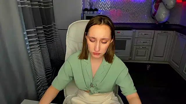 Snapshot of MelodyOfLovee chatting on January 2025 08:25:01 AM MelodyOfLovee online show from January 2025 08:25:01 AM