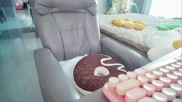 Xiaoyu-G online show from October 2025 04:35:02 AM