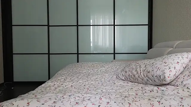 Snapshot of elsa_limerence chatting on October 2025 11:08:02 AM elsa limerence online show from October 2025 11:08:02 AM