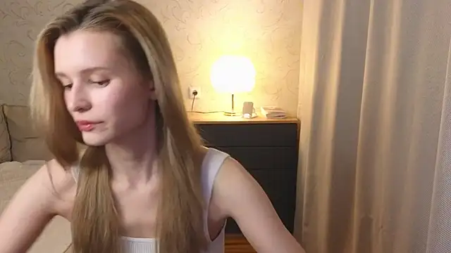 Snapshot of elsa_limerence chatting on May 2026 05:31:01 PM elsa limerence online show from May 2026 05:31:01 PM