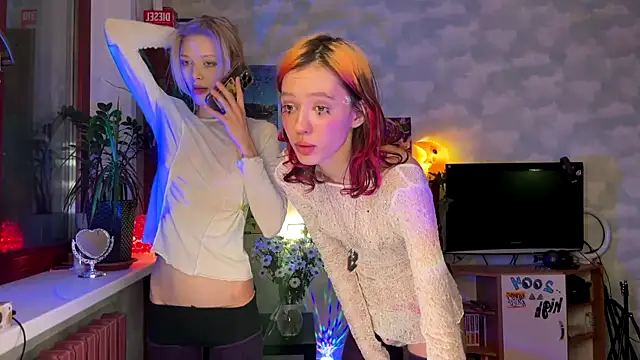 Snapshot of Evvie_Summn1 chatting on February 2025 05:18:02 PM Evvie Summn1 online show from February 2025 05:18:02 PM