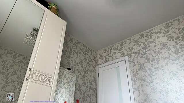 Snapshot of Evvie_Summn1 chatting on October 2025 08:59:01 AM Evvie Summn1 online show from October 2025 08:59:01 AM