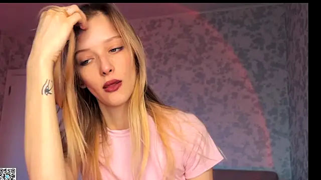 Snapshot of Evvie_Summn1 chatting on November 2025 06:46:01 AM Evvie Summn1 online show from November 2025 06:46:01 AM