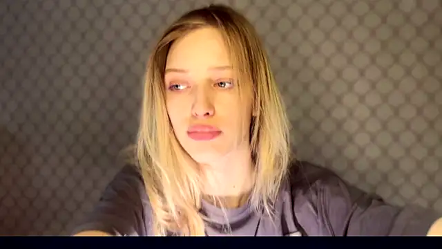 Snapshot of Evvie_Summn1 chatting on December 2025 09:49:01 AM Evvie Summn1 online show from December 2025 09:49:01 AM