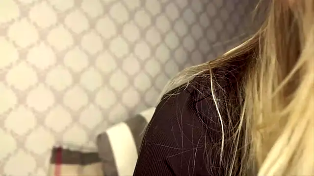 Snapshot of Evvie_Summn1 chatting on February 2026 04:56:01 AM Evvie Summn1 online show from February 2026 04:56:01 AM