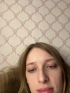 Snapshot of Evvie_Summn1 chatting on February 2026 05:14:01 PM Evvie Summn1 online show from February 2026 05:14:01 PM